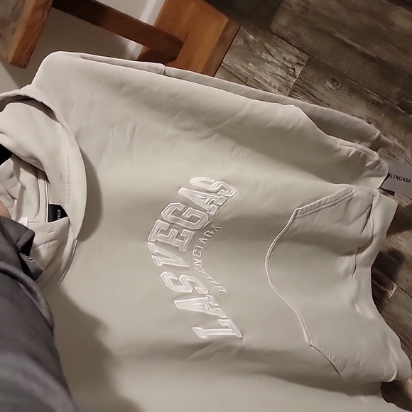 New Balenciaga Las Vegas Hoodie - Picture 1 of 14